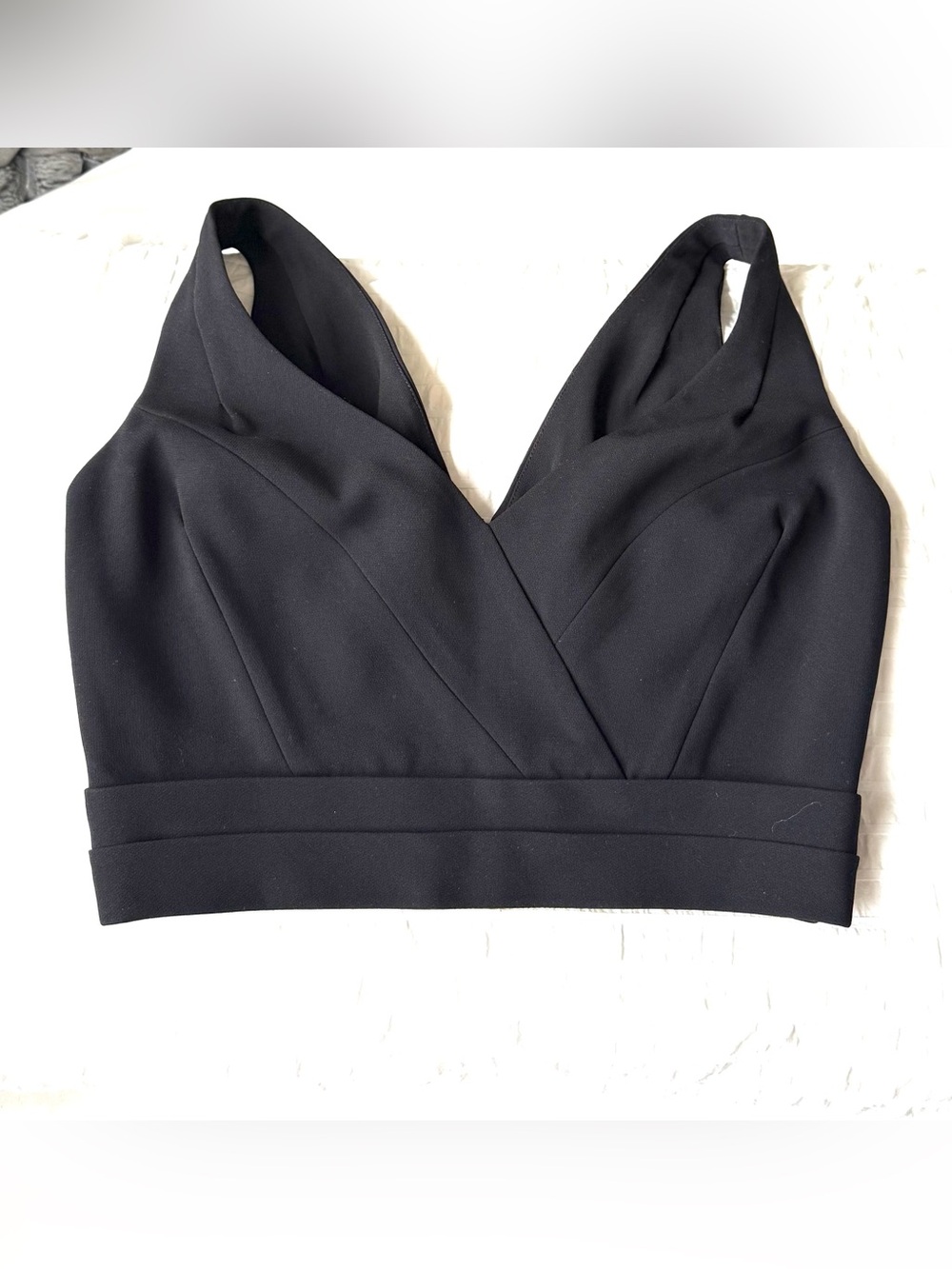 Noir by Sachin Babi Women's Black Cropped Top XS Plunge V Neck Back Zip Designer